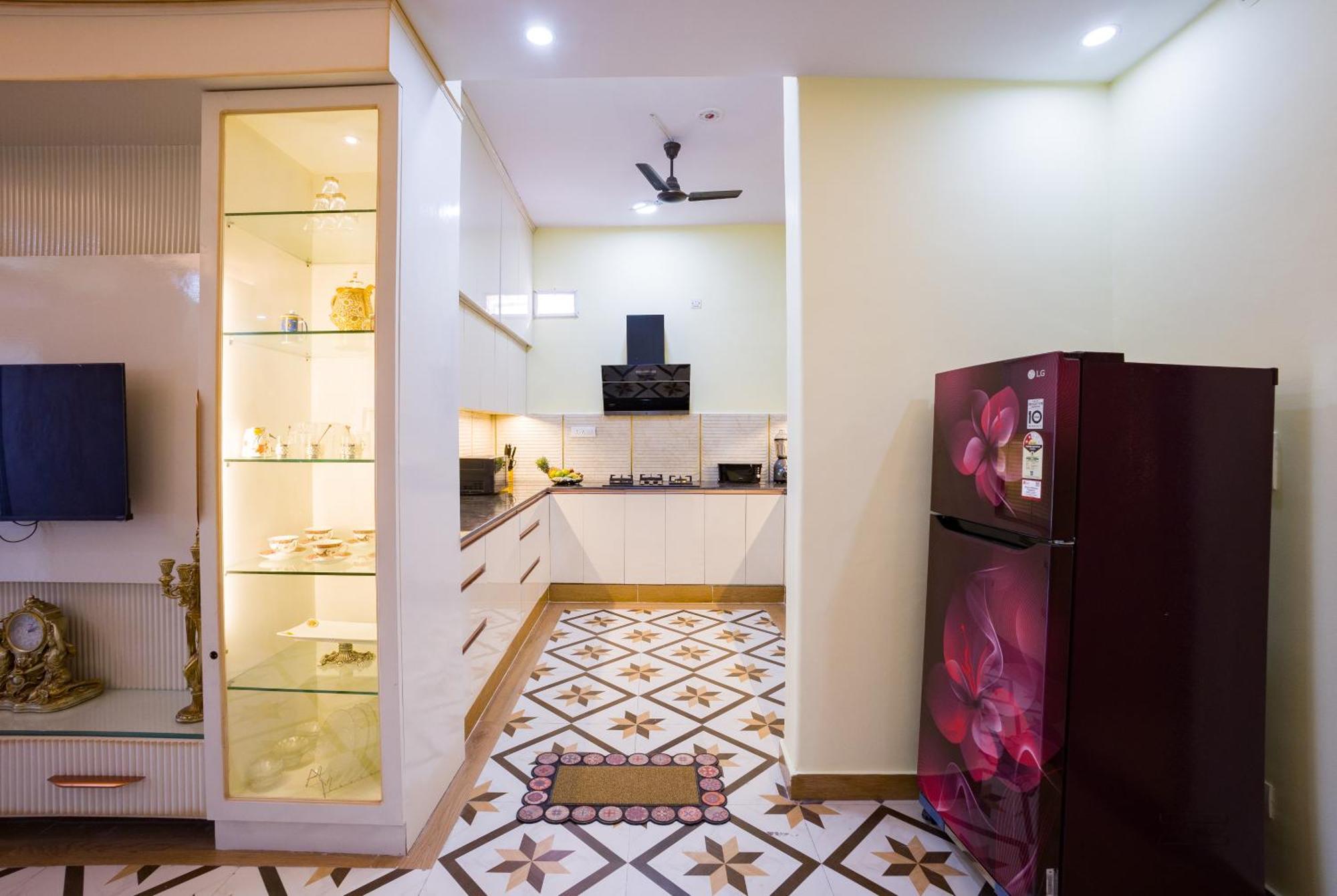 Elivaas Bydm The Ganges 2 Bhk Glasshouse Villa With Pvt Pool & Lift Rishīkesh Exterior foto