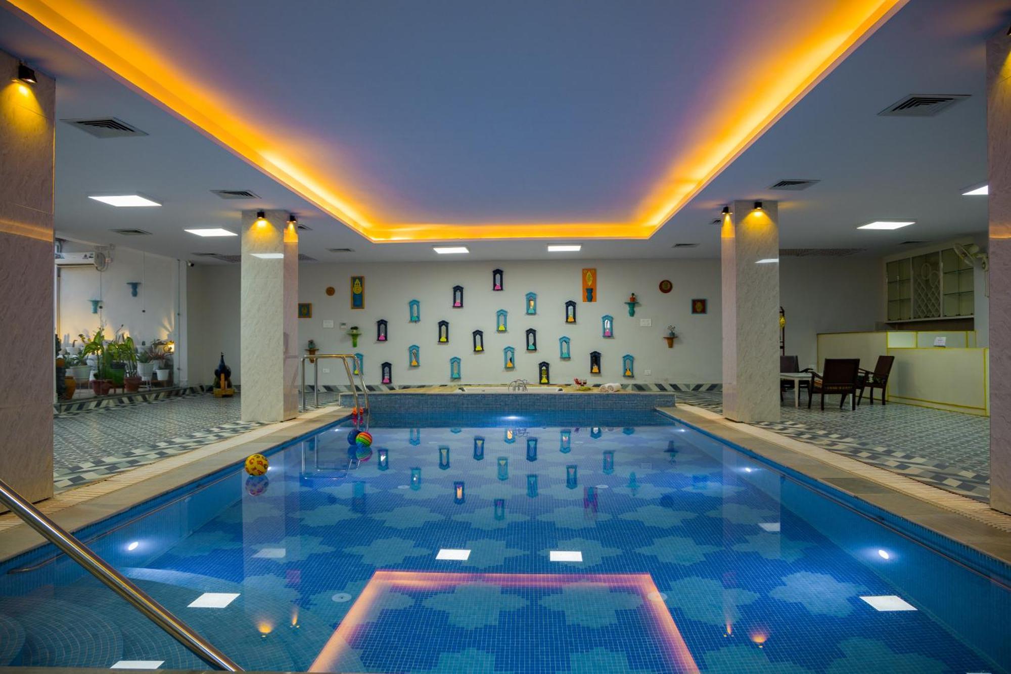 Elivaas Bydm The Ganges 2 Bhk Glasshouse Villa With Pvt Pool & Lift Rishīkesh Exterior foto