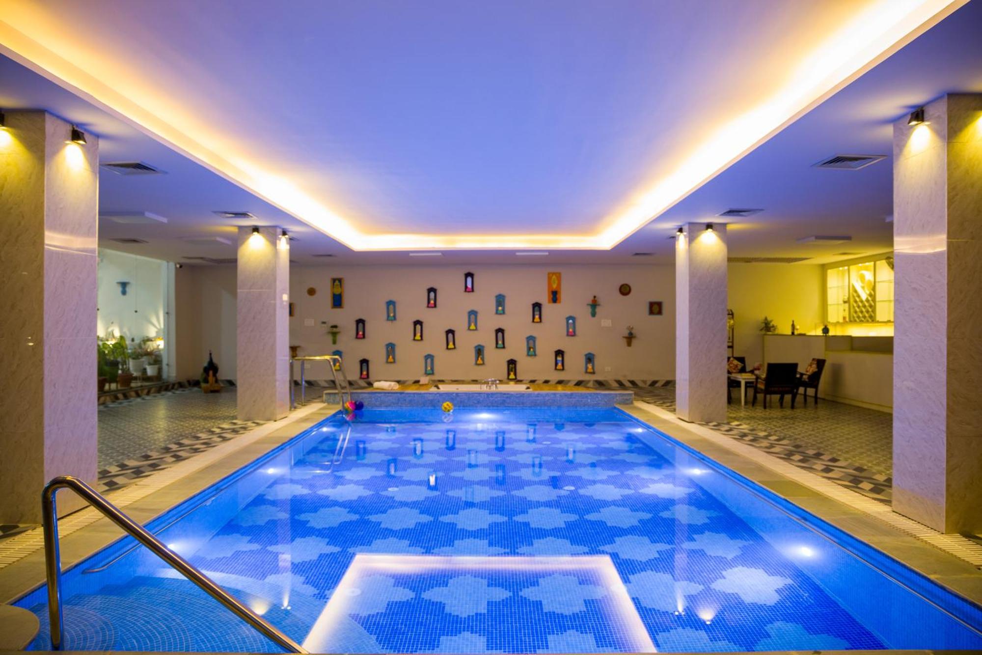 Elivaas Bydm The Ganges 2 Bhk Glasshouse Villa With Pvt Pool & Lift Rishīkesh Exterior foto