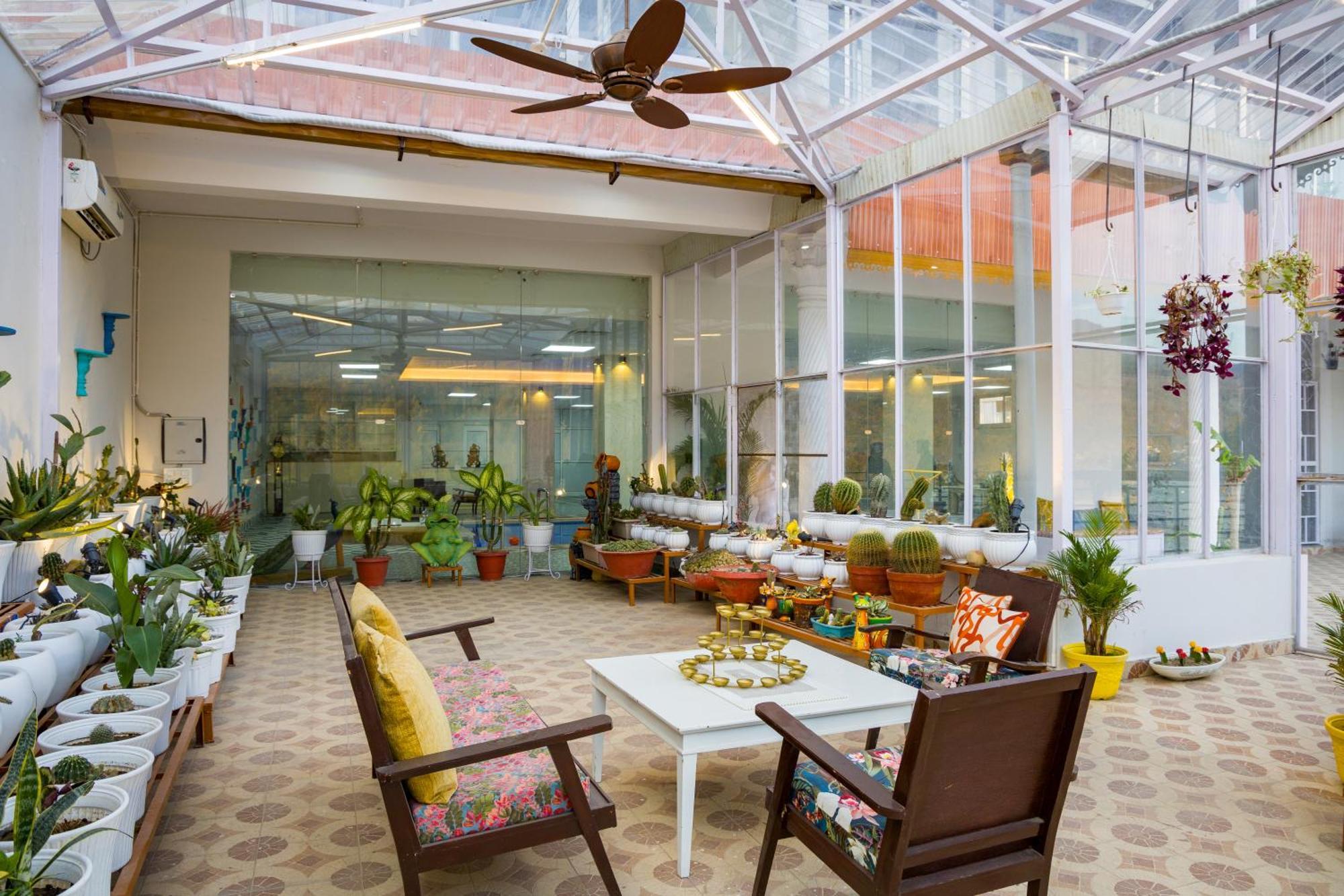 Elivaas Bydm The Ganges 2 Bhk Glasshouse Villa With Pvt Pool & Lift Rishīkesh Exterior foto